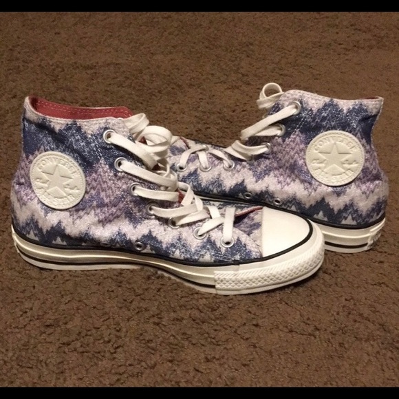 Converse - Picture 1 of 4